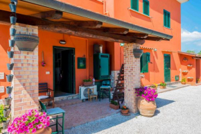 Отель La Locanda Country House  Борго-Монтенеро